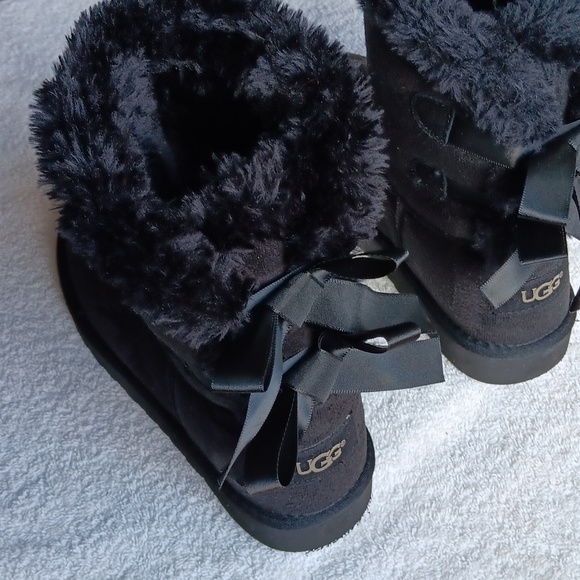 NWOT UGG Faux Fur Lined Classic Booties - Picture 5 of 16